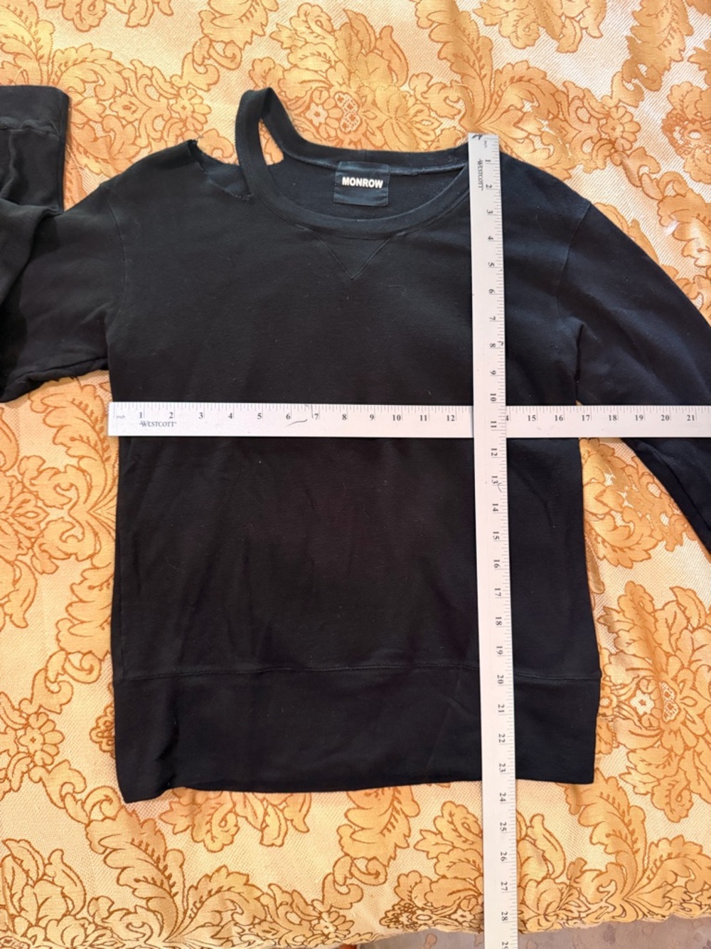 Monrow classic crew neck sweatshirt with distinctive shoulder cutout black Sz S - Picture 8 of 9